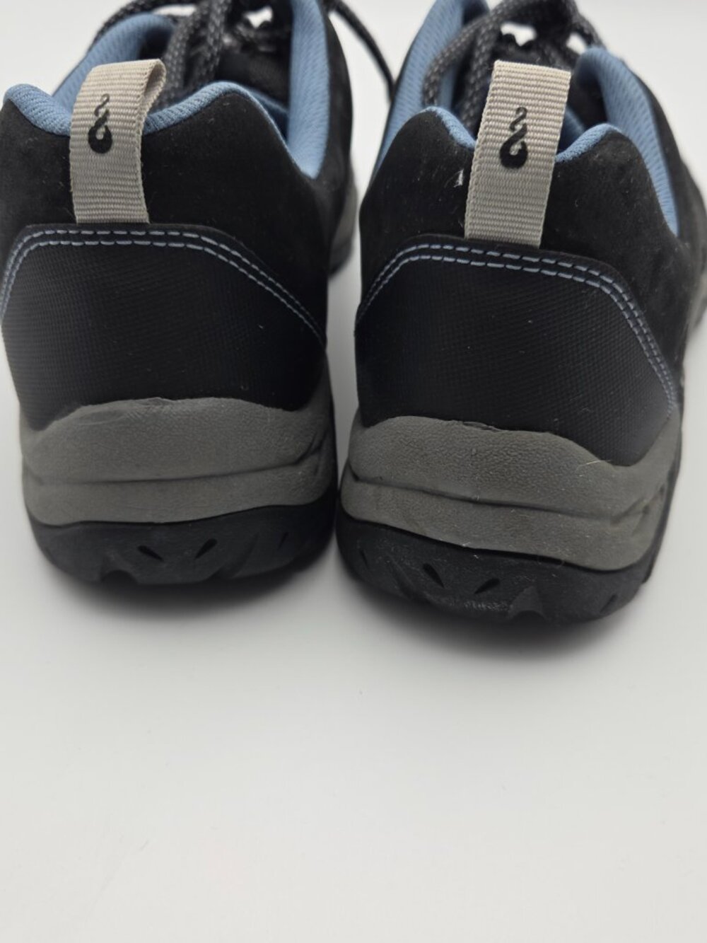 Ahnu Walking Shoes - Women's Size 8 - Picture 3 of 6